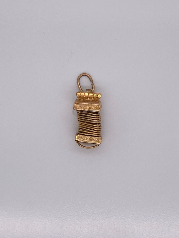 Vintage 14k yellow gold accordion charm - image 1