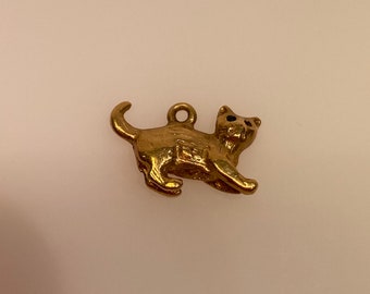 Vintage 14k yellow gold pouncing cat playful kitten pendant charm