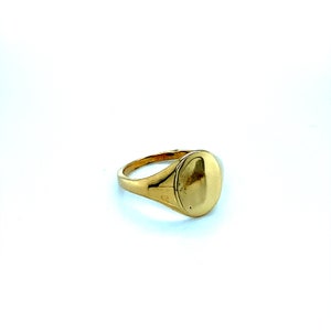 Vintage 14K Yellow Gold Lady&#39;s Oval Signet Ring