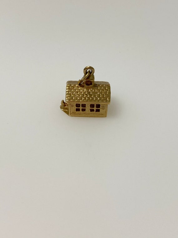 Vintage 14k yellow gold house/school house charm - image 1