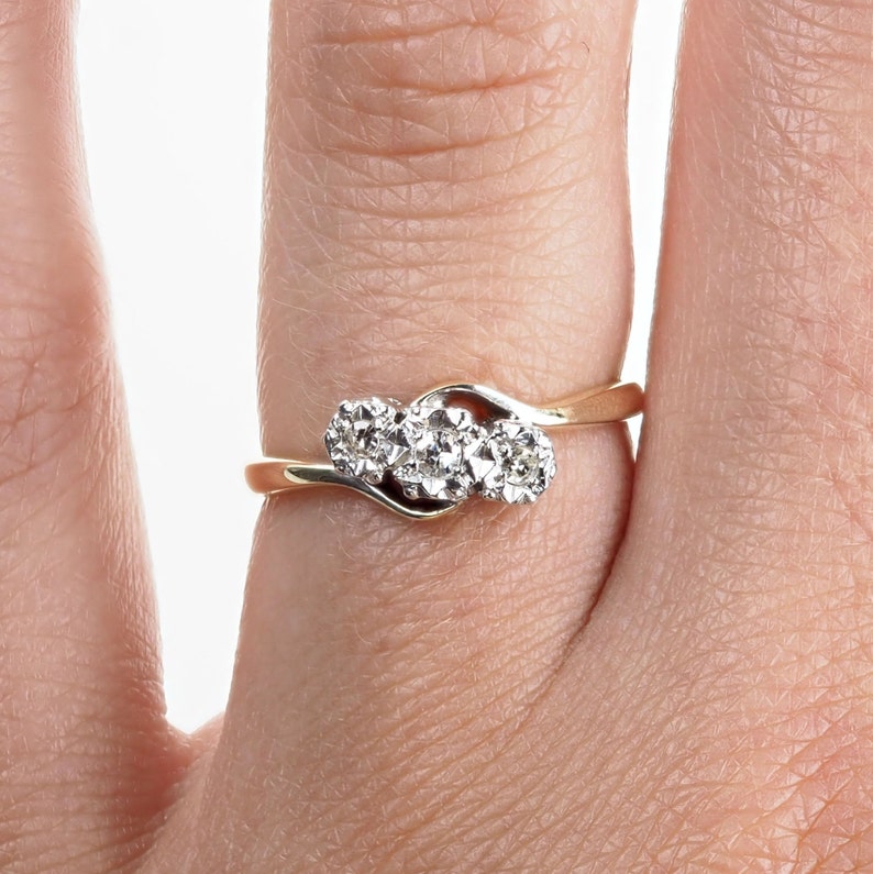 Vintage 1950/'s 3 Stone Diamond Bypass Engagement Ring .10ct