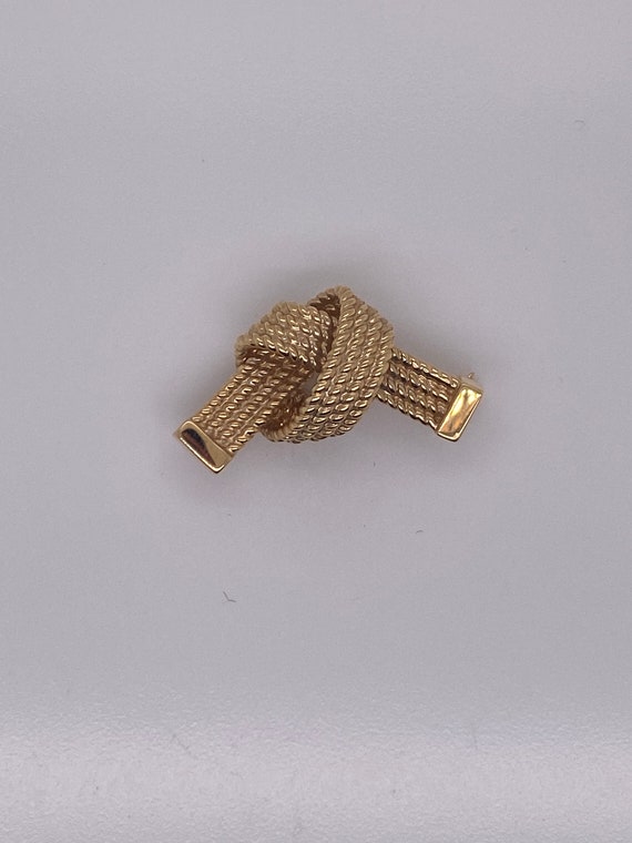 Vintage 14k yellow gold braided knot pin