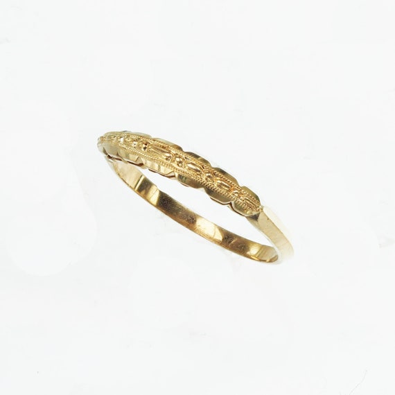 Vintage 1940's Yellow Gold Engraved Band - image 4