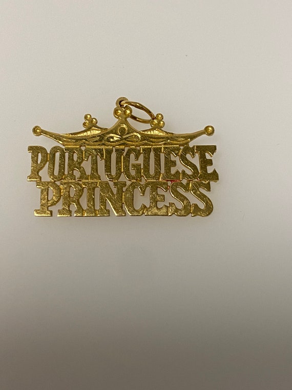 Vintage 14k yellow gold Portuguese princess charm