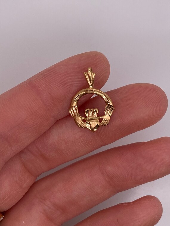 Vintage 14k Yellow Gold Claddagh 