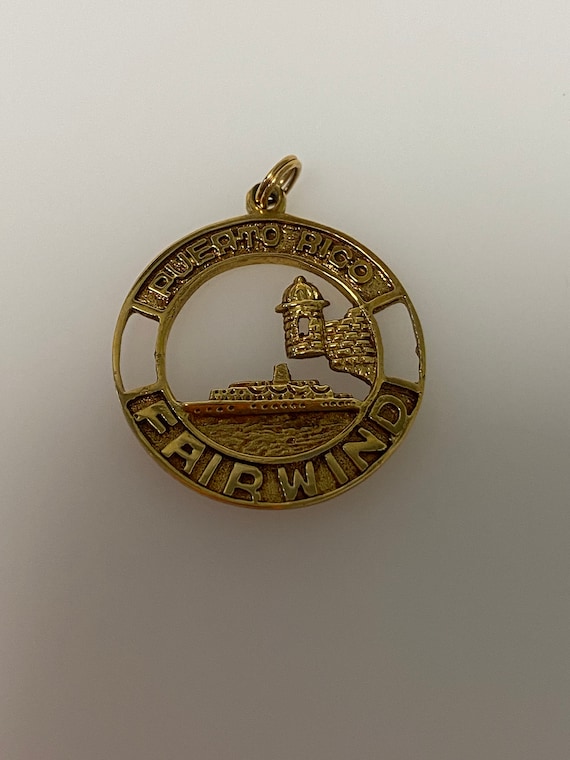 Vintage 14k yellow gold Puerto Rico Fairwind charm - image 1