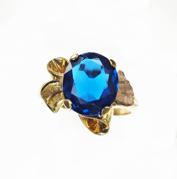 Vintage 1950’s Oval Shape 10k Yellow Gold Blue Sto
