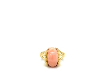 Vintage 1980's 18k Yellow Gold Coral "Shell Design" Ring