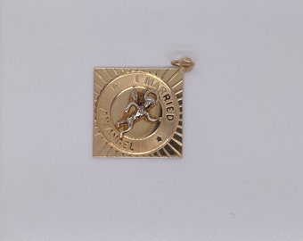 ヴィンテージ 14K イエローゴールド「天使と結婚しました」チャーム