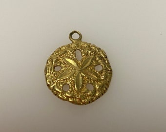 Vintage 14k yellow gold sand dollar charm