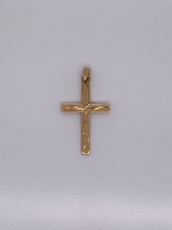 Vintage 14k yellow gold engraved cross