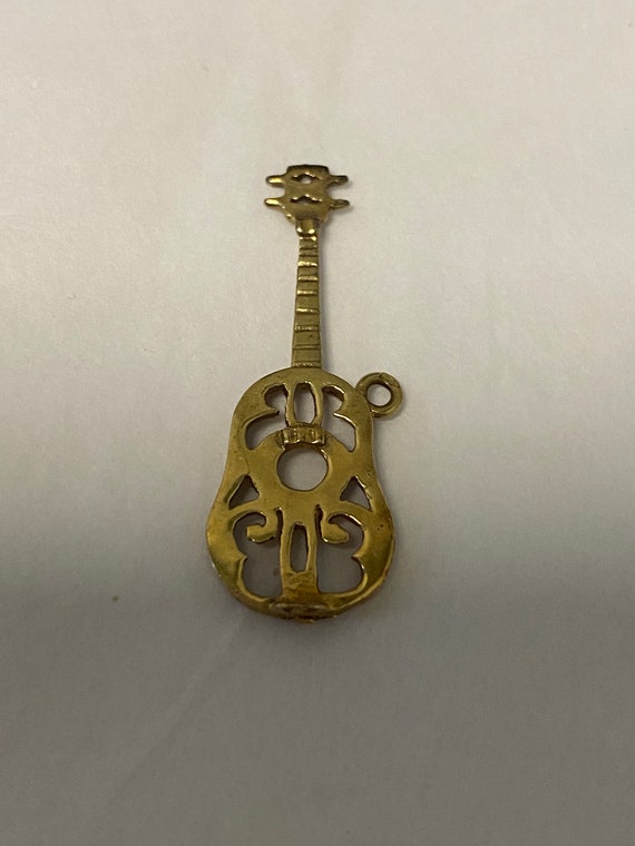 Vintage 1970’s 14k yellow gold guitar charm - image 1