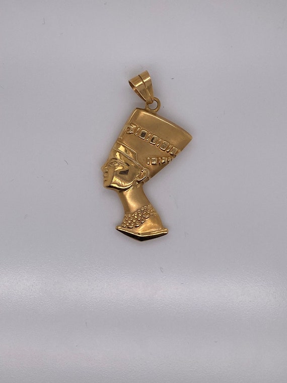 Vintage 14k yellow gold Cleopatra charm - image 1