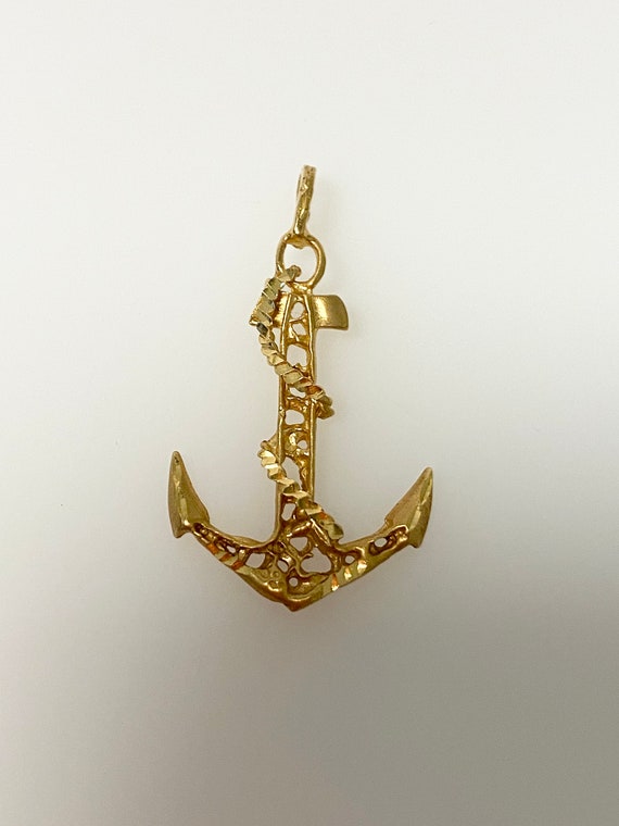 Vintage 14k yellow gold anchor charm