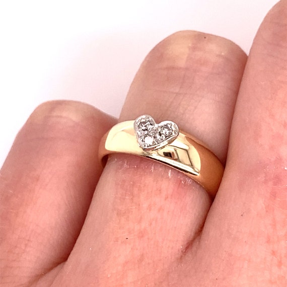 Vintage 1940's 14k two tone band with diamond hea… - image 3