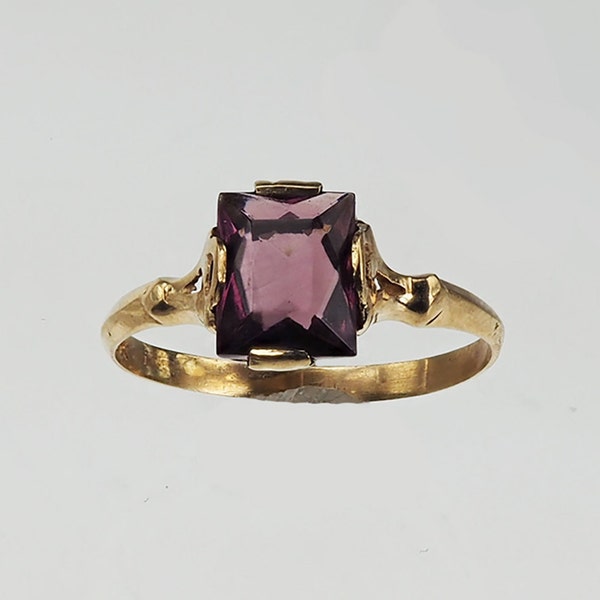 Vintage 1940s 10k gold purple stone ring