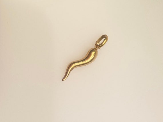 Vintage 14k yellow gold Italian horn Italian peppe