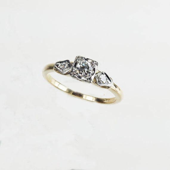 Vintage 1940's Art Deco Diamond Engagement Ring .… - image 2