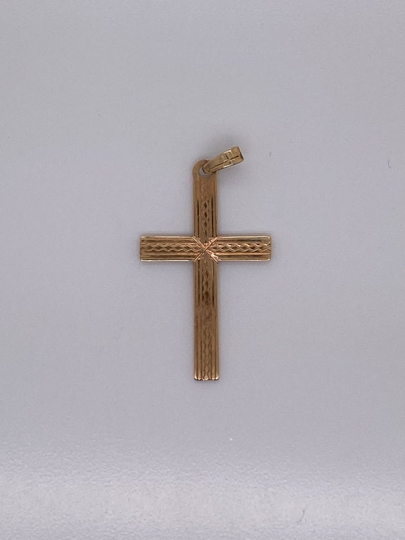 Vintage 14k yellow gold engraved cross
