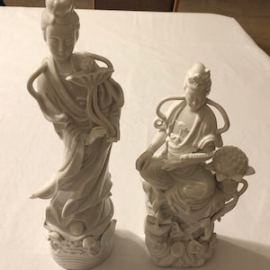 Vintage Toyo Japan Geisha Figurines; White Toyo Japanese; Set of 2