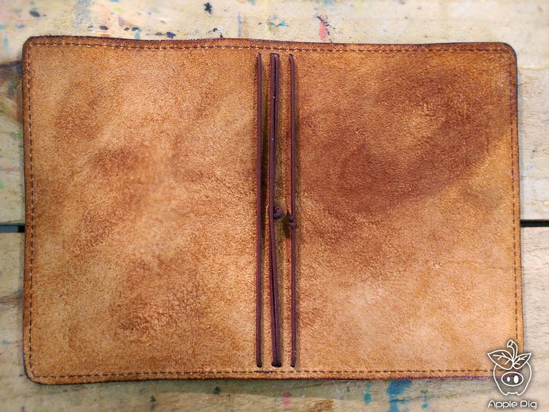 Apple Pig LeatherCave Art Traveler's Notebook image 3