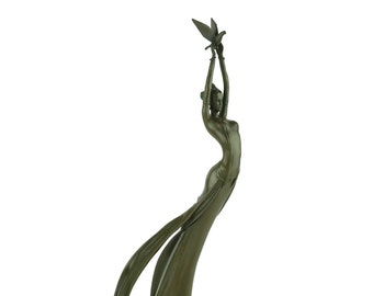 Sculpture en bronze d'une femme lâchant un oiseau Statue Art déco Sculpture féminine en bronze Sculpture en bronze symbolique Figurine de la liberté Art de la liberté