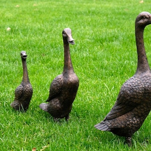 Set of 4 Bronze Duck Family Sculptures Animal Figurines Bronze Garden Sculptures Bronze Duck Statue Animal Decoration Outdoor Duck Statue