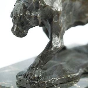 Statue de panthère en bronze Figurine d'art animalier Sculpture de panthère en bronze Statue de panthère de chasse Sculpture d'art animalier en bronze Sculpture animalière image 9