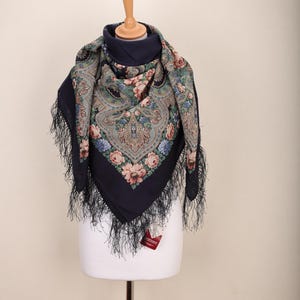 NEW WITH TAGS! Exclusive Authentic Original Pavlovo Posad Shawl 100% Wool Scarf 125x125 cm russian scarf Wrap Fringe Free shipping 1154-15