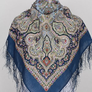 NEW WITH TAGS! Authentic Original Pavlovo Posad Shawl 100% Wool Scarf 89x89 cm 35x35 inches russian scarf Wrap Woolen Fringe gift 1923-14