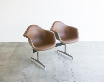 Vintage Eames for Herman Miller Tandem Two Seat Arm Shell Bench Brown Naugahyde - circa 1970