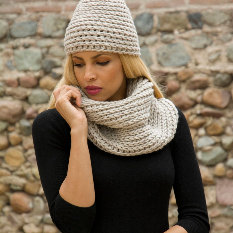 The Marlen Infinity Scarf Easy Beginner Winter Chunky Crochet Ladies Pattern PDF Camel Stitch DIY image 4