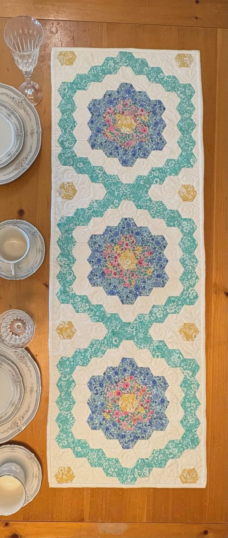 EPP Table Runner Pattern PDF, Grandmother’s Flower Garden, Scrap ...