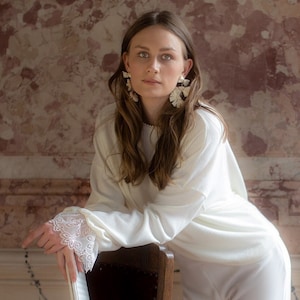 C O N N Y  bridal pullover