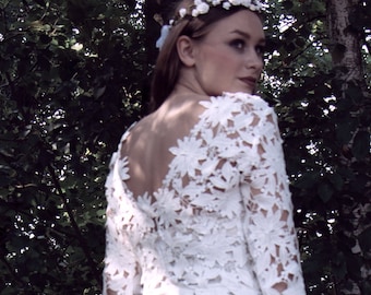 L A E T I T I A  Wedding dress, wedding dress, velvet dress, v-neck, backless, bridal gown lace, embroidered, vintage wedding dress,