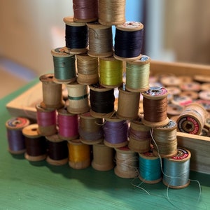 Random lot 8 wood thread spools / small spools / wood spools / sewing thread / crafting spools