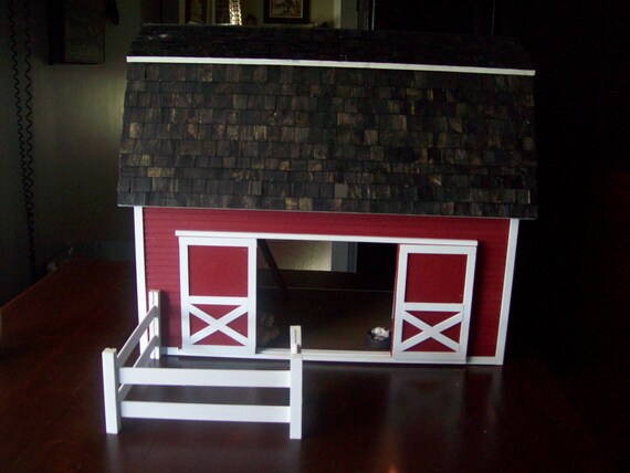 barn dollhouse