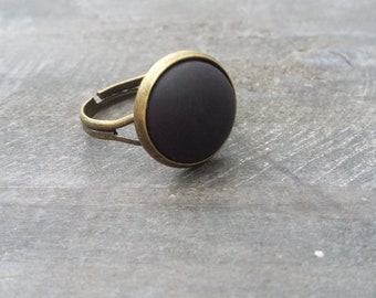 Vingerring zwart, ring zwart mat, vingerring mat zwarte steen, basis sieraden, basis vinger ring, trends, nieuws, cadeau