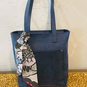 Bolso de mano de tela de kimono de seda Bufanda puntos florales negros, blancos, azules y rojos