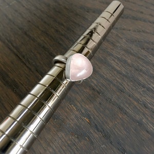 Rose quartz and sterling silver ring