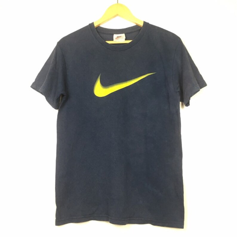 nike big swoosh t shirt