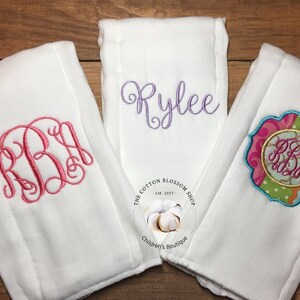 Burp cloth set, Monogrammed baby girls burp cloth set, baby shower gift, monogrammed baby shower gift set