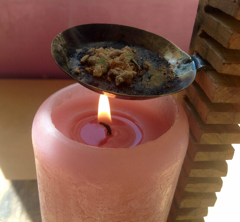 Cleopatra perfume incense image 3