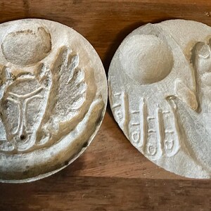 Egyptian kyphi holder