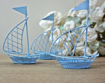 Nautical Elegance: Wire Ship-Shaped Metallic Souvenir | Perfect Gift for Weddings, Bridal Showers, Baby Showers, Birthdays, and Parties