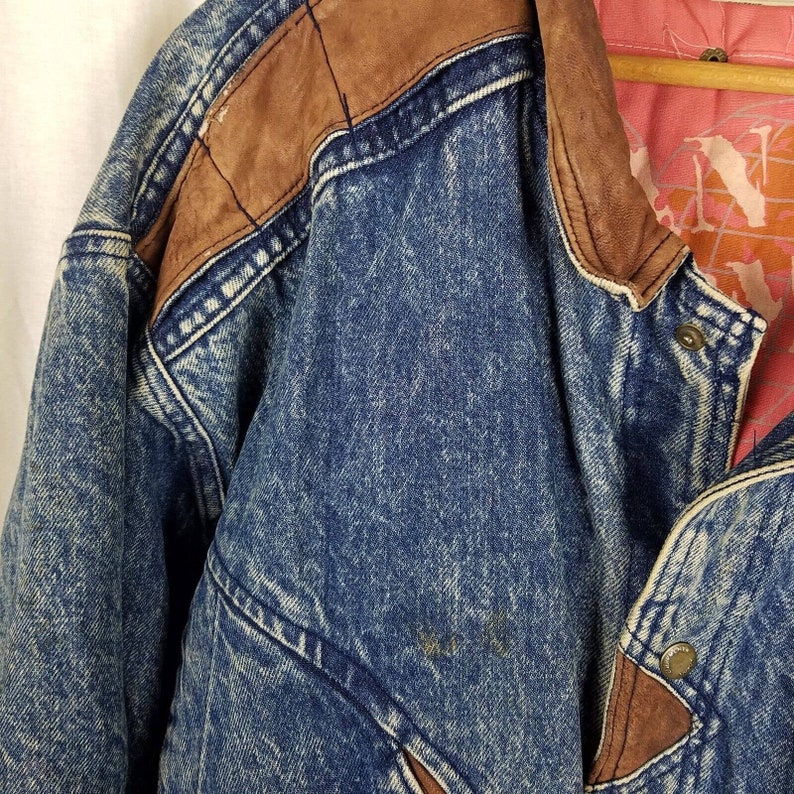 Vintage Urban Outfitters Denim Blue Jean Leather Bomber Jacket Mens size Large Quilted Liner 80s 90s Colorblock Two Tone Brown & Blue image 10