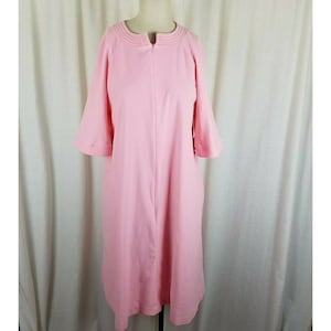 Vintage Vanity Fair Midi House Dress Robe Womens size M Mid Century 50s 60s 3/4 Sleeves Made in the USA Pink
