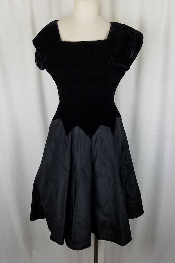 Vintage Jane Hodges New York Black Velvet Satin F… - image 1