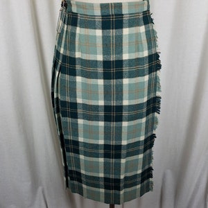 Vintage Scott of Aberdeen Green Kilt Skirt Wool Tartan Plaid Fringe Wrap Womens size 14 28in