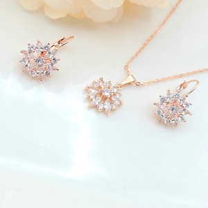 Cubic Zirconia Snow Flower Necklace, Earring.Rose Gold Snow Flower Earring ,Necklace Set. Clear Cubic Zirconia Snow Flower Necklace.